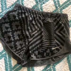 Nike Running Shorts Women Size M NWT